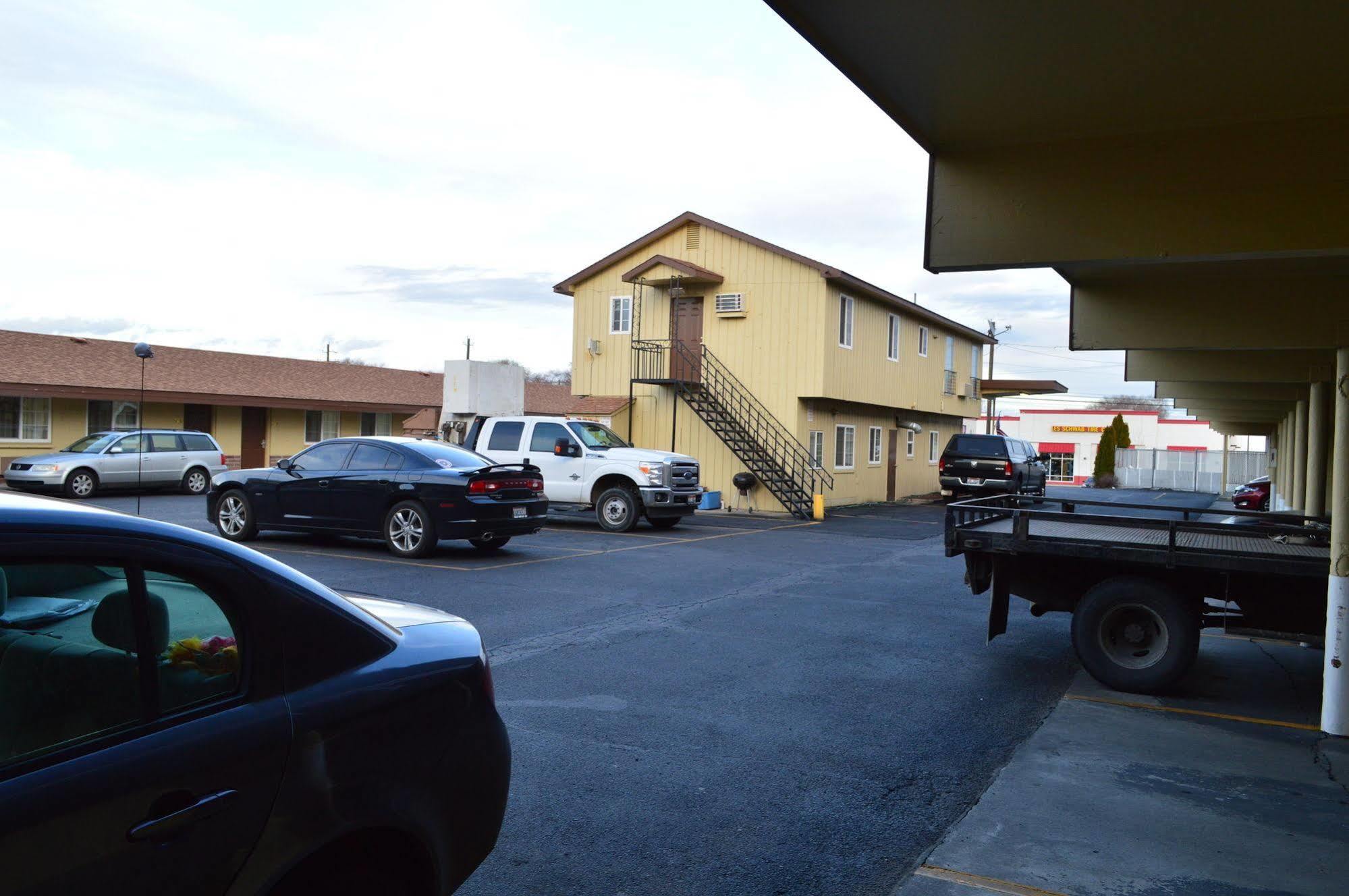 Economy Inn Hermiston Exterior photo